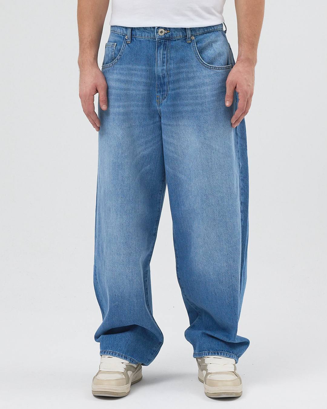 BALLOON FIT JEANS