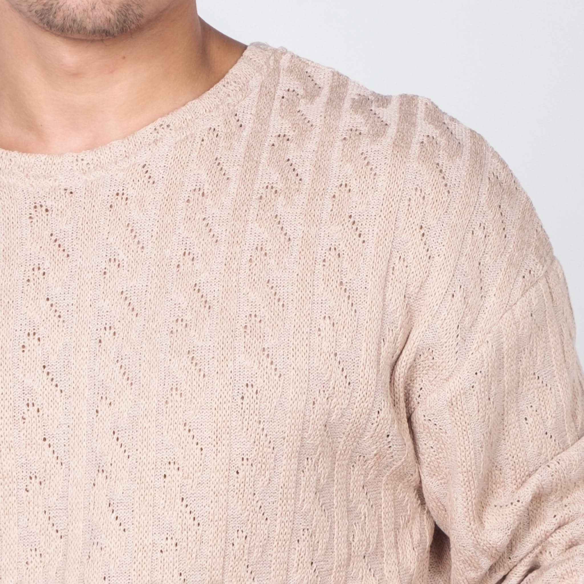 بلوزة كلاسيكية محبوكة بلون البيج 