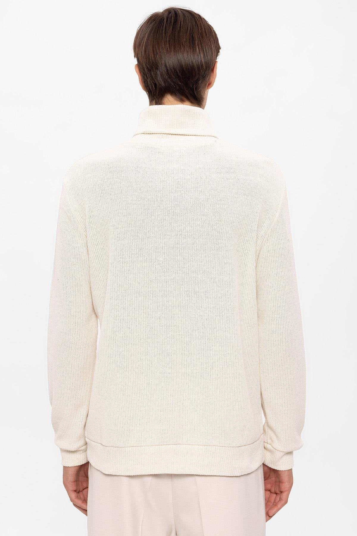 Turtleneck Sweater in Off White