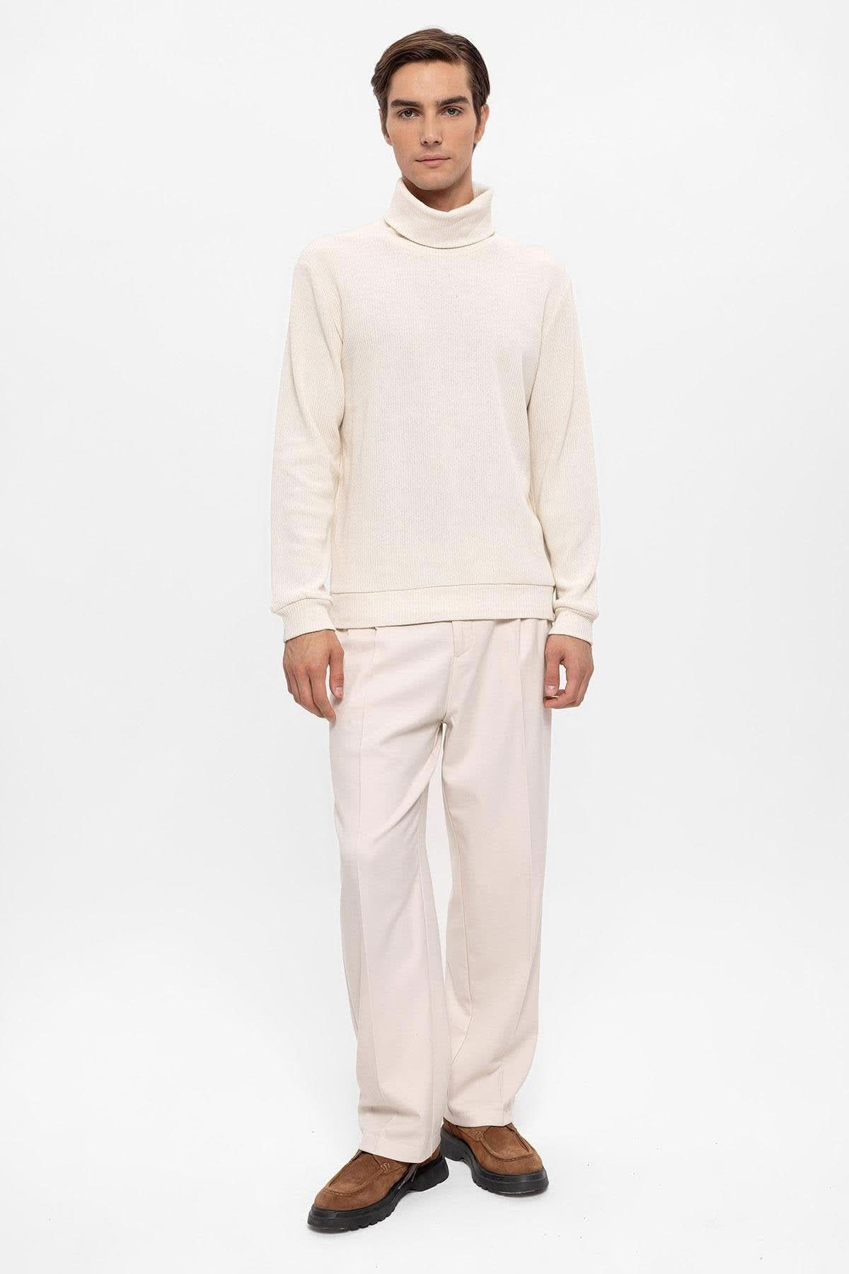 Turtleneck Sweater in Off White
