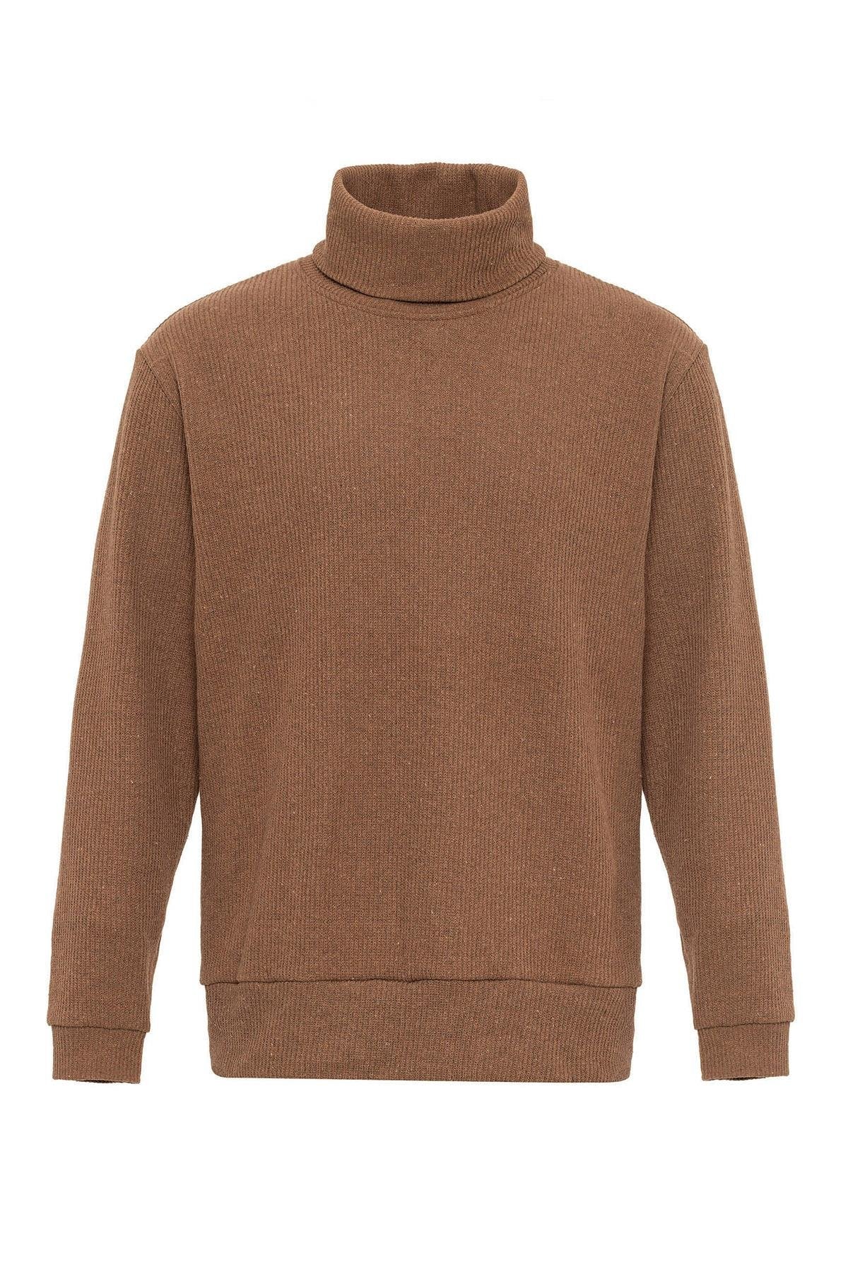 Turtleneck Sweater in Brown