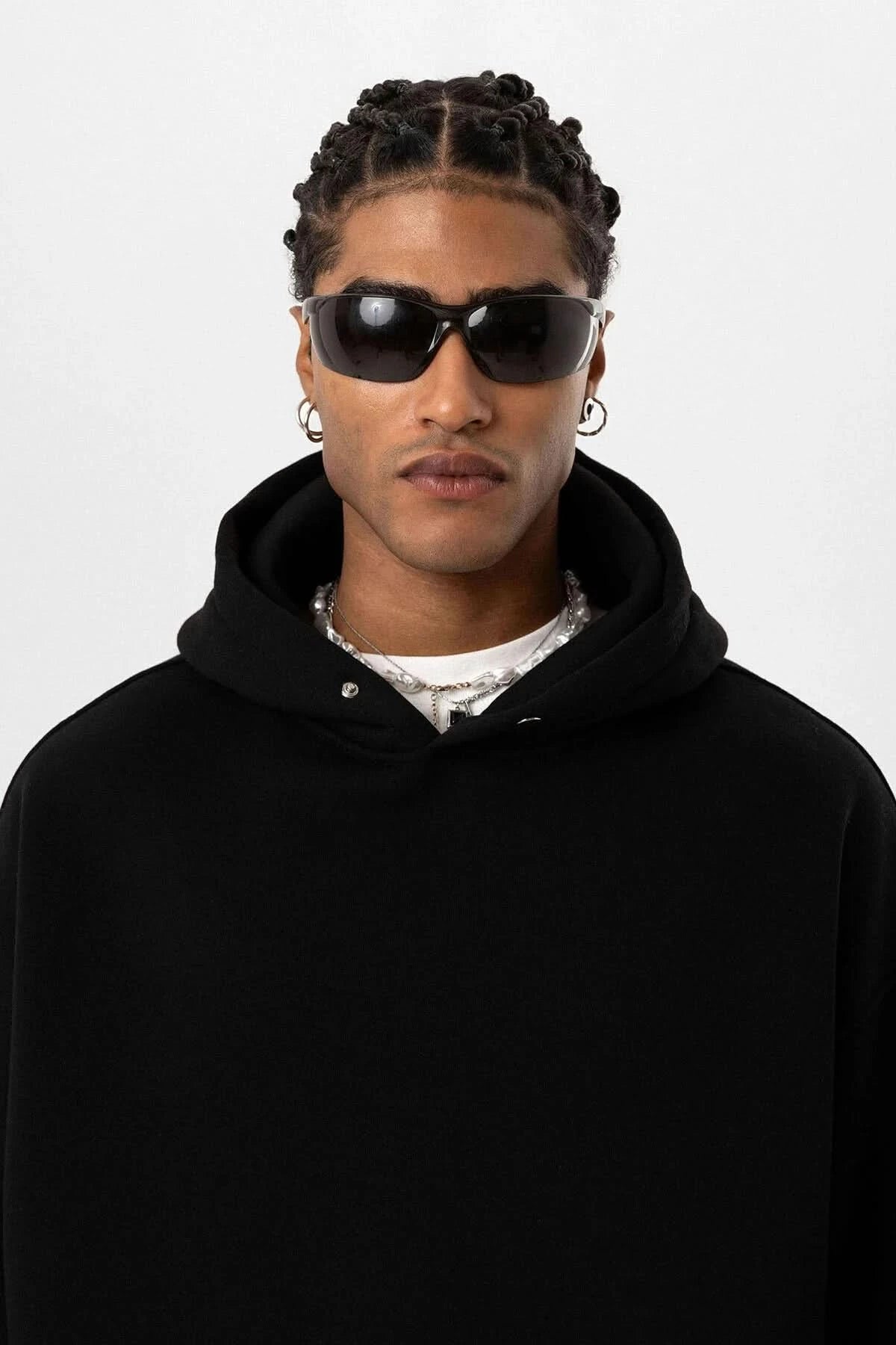 هودي بتفاصيل جيب - أسود