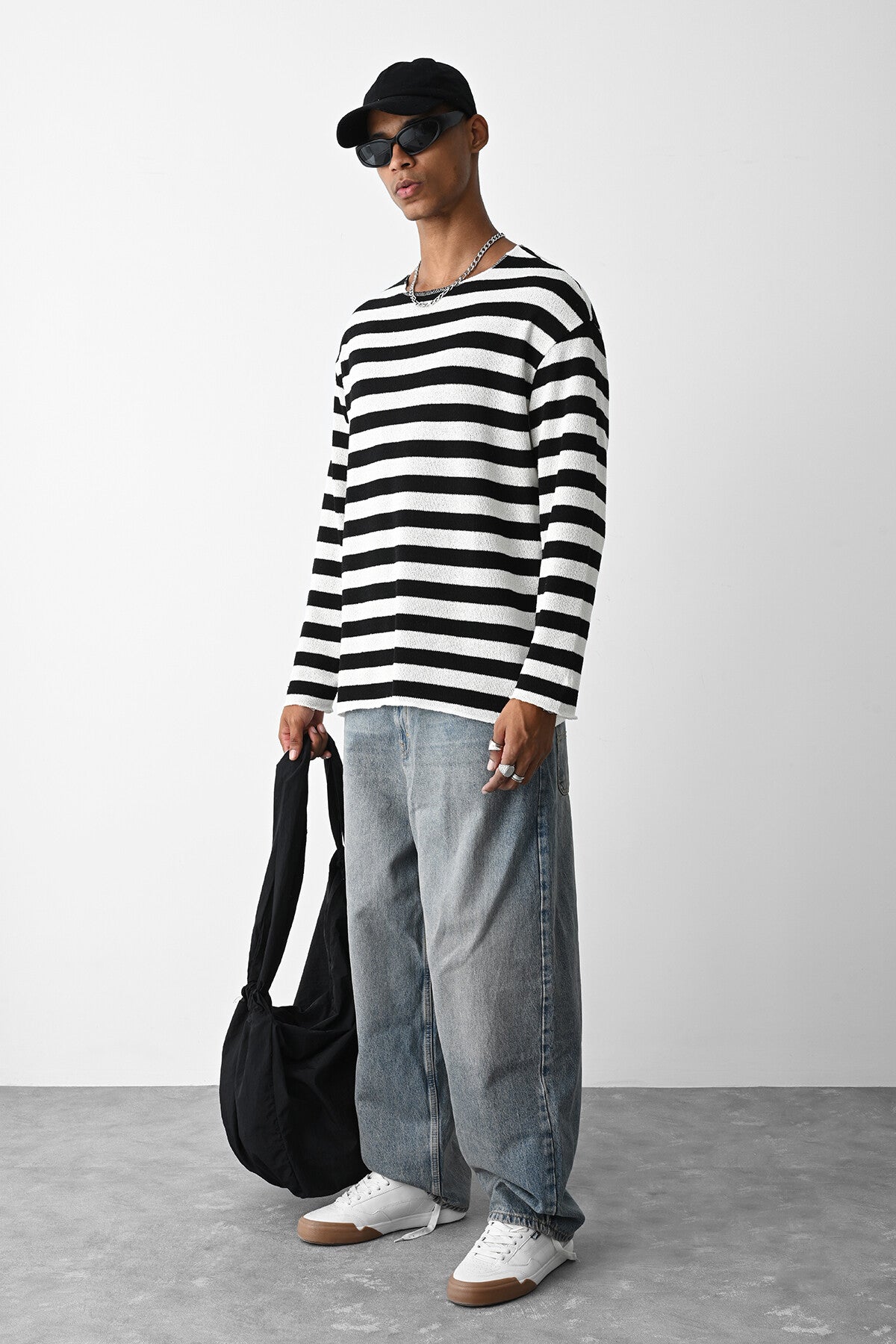 Light Breeze Striped Knitwear in Black