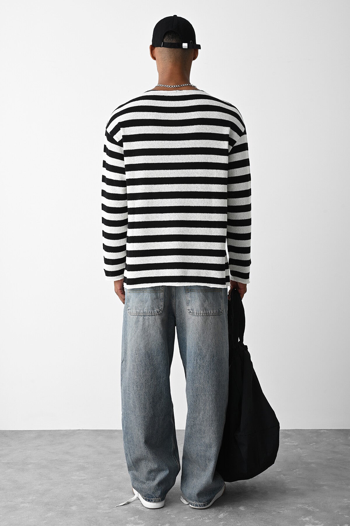 Light Breeze Striped Knitwear in Black