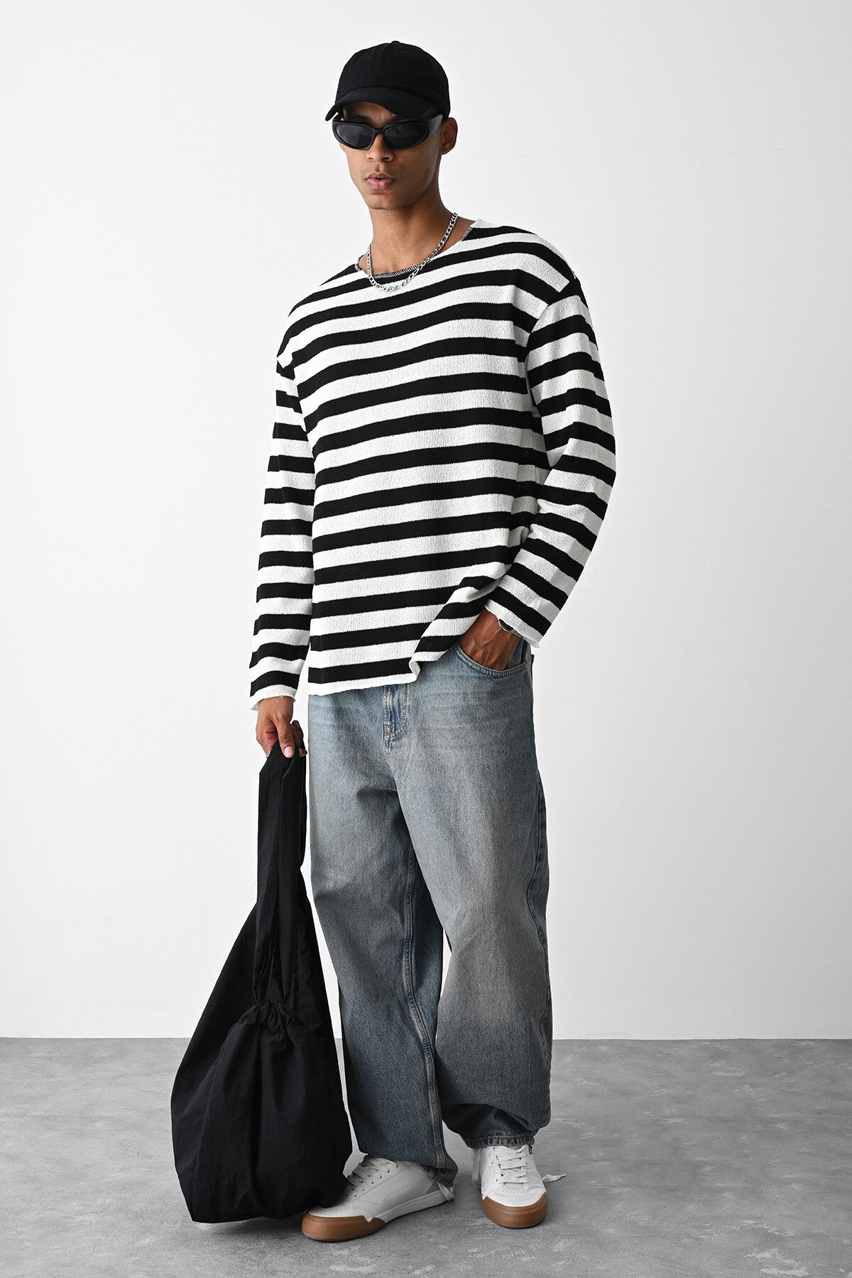 Light Breeze Striped Knitwear in Black